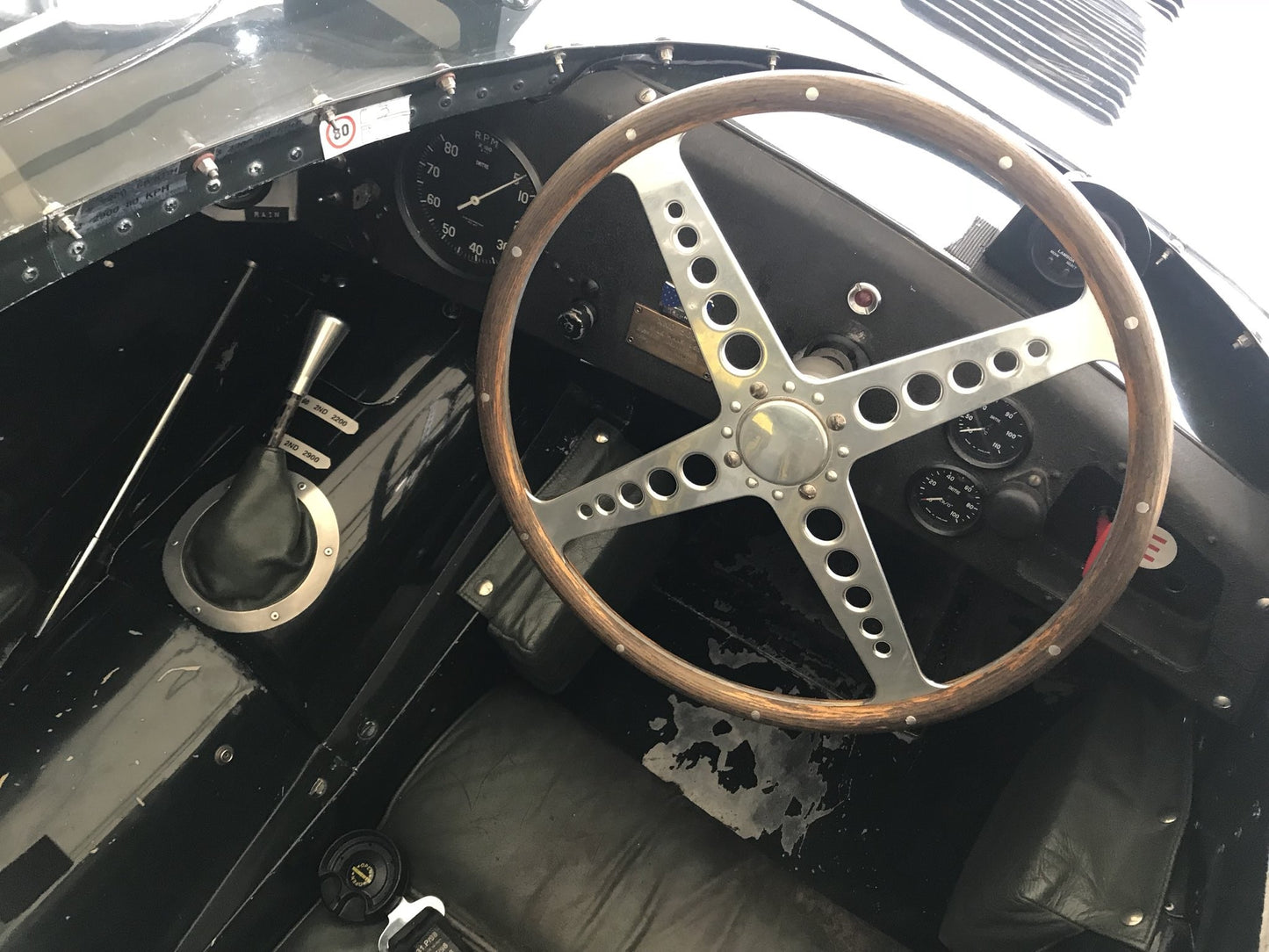 Steering Wheel Nardi four arms with holes(1/43)